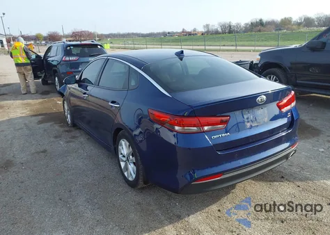 2018 Kia Optima S из США, поврежденный, VIN 5XXGT4L35JG208250
